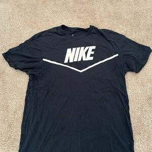 Nike Men's Black T-Shirt